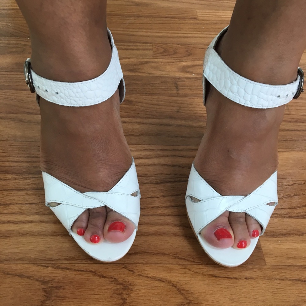 Sold-Max Studio White Croc Leather Platform Ankle Strap - Picture 5 of 8